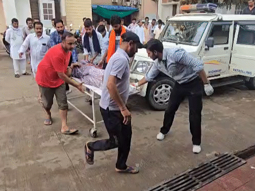 जानकारी के अनुसार 4 घायलों को प्राथमिक उपचार के बाद घर भेज दिया गया है।
