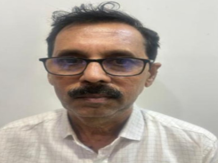 तेंदूपत्ता बोनस गबन मामले में आरोपी राजशेखर पुराणिक को गिरफ्तार किया गया है।