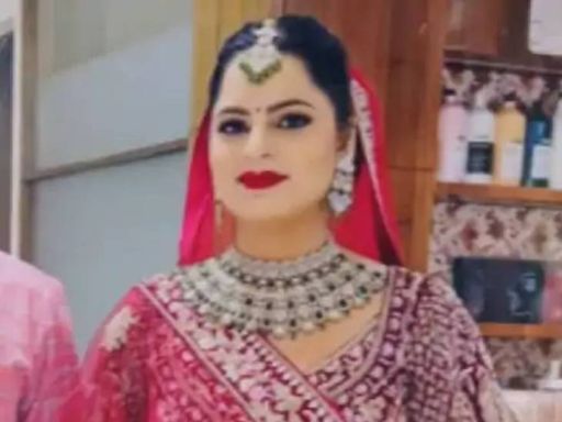 डॉ. रिचा की लव मैरिज हुई थी, लेकिन पति के अफेयर से वह टूट गई थीं।