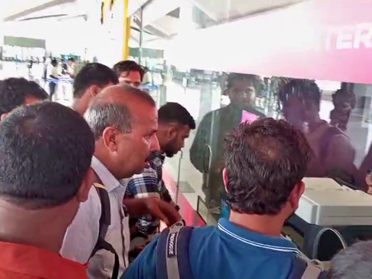 This is a picture of July 8. Passengers created a ruckus after the emergency landing of Air India aircraft in Patna.