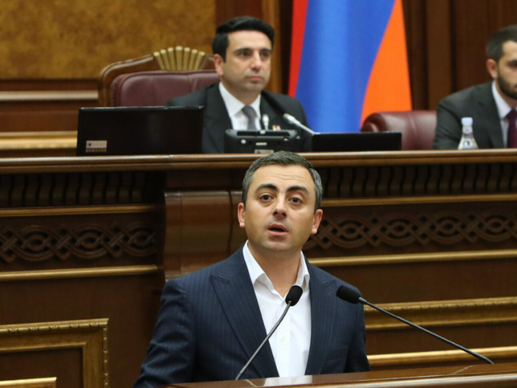 Parliament's Deputy Chairman Ruben Rubinayan postponed the Parliament session after seeing the tension. (File photo)
