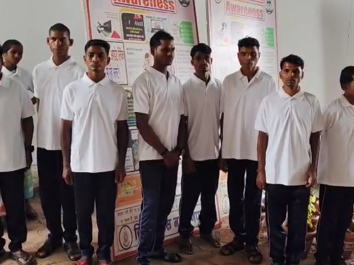 आत्मसमर्पण करने के बाद सभी ने सरकार के साथ जुड़कर विकास काम में साथ देने का वादा किया है।