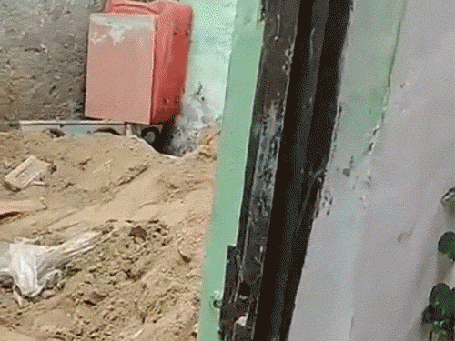 On July 10, the roof of the house fell in Panipat. The woman died in this, while her husband is serious.