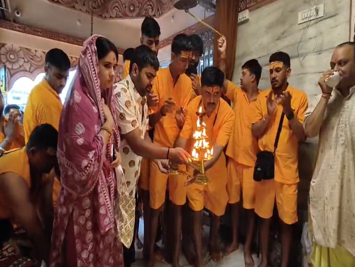 कावड़ियों ने की विशेष पूजा-अर्चना।