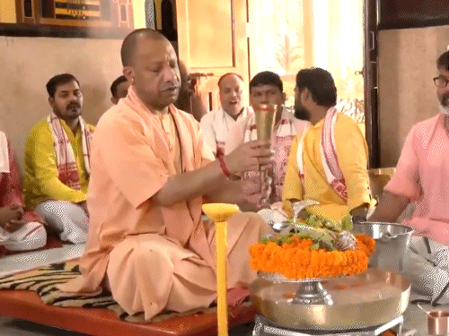 CM Yogi performed Rudrabhishek after Havan Pujan at Gorakhnath temple on the first day of Sawan.