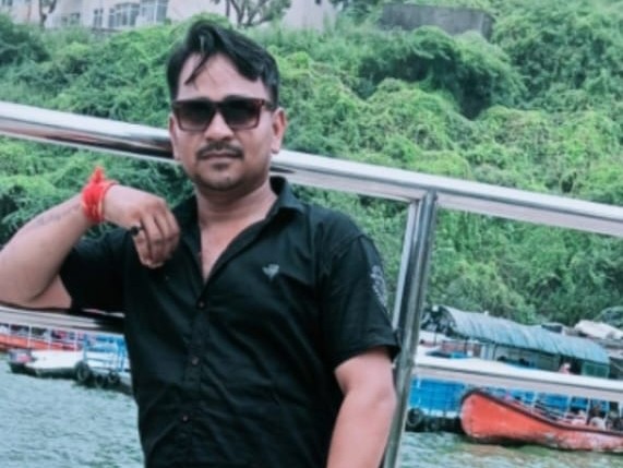 यह फोटो शबनम के जीजा आशिक का है। जिसके साथ गुरुवार रात 12 बजे वह भाग गई।