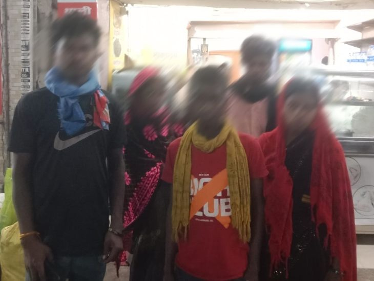 मजदूरों ने SP से शिकायत की थी, जिसमें उन्होंने शोषण के बारे में बताया था।