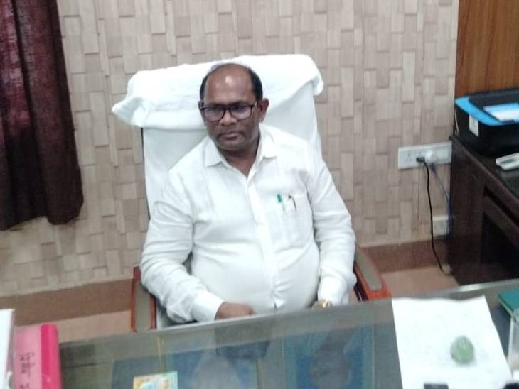 डॉ. उदयनाथ ने कहा- मैं 20 जून से लगातार काम कर रहा हूं।