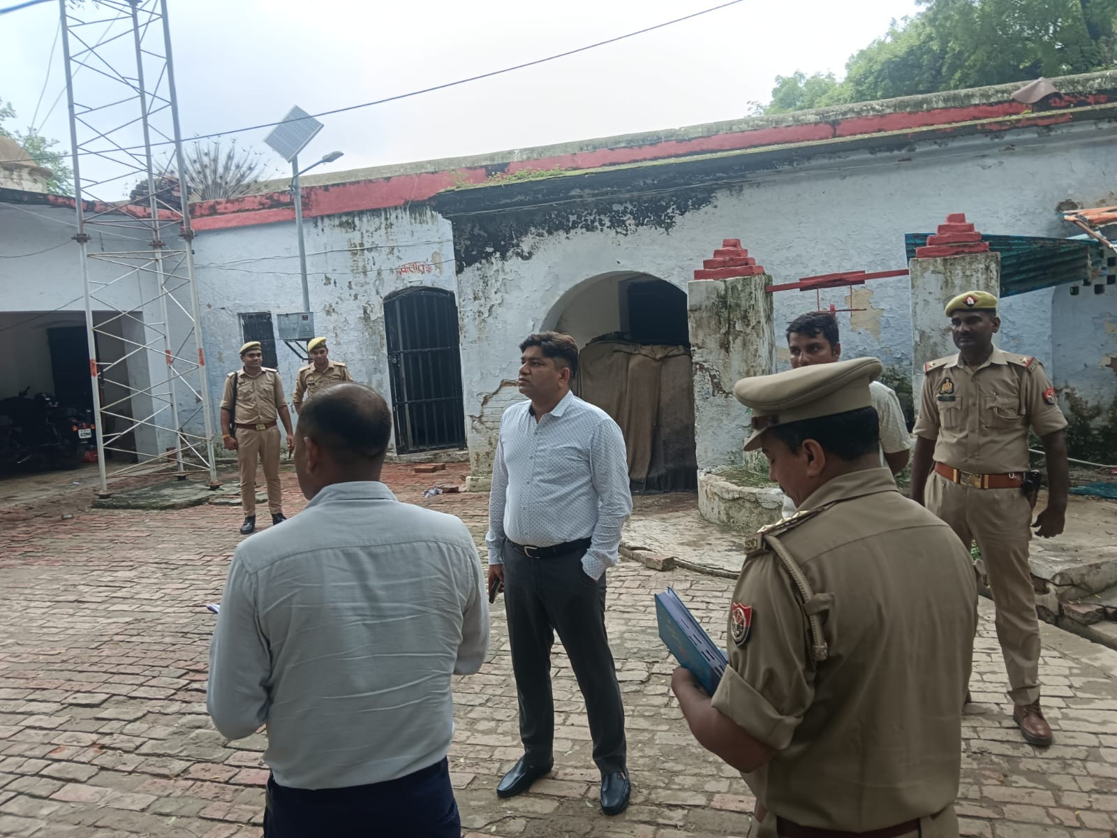 Many flaws found in the new building of Maharajpur police station