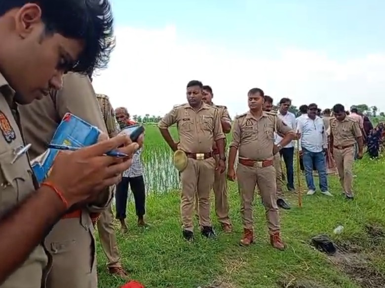 मौके पर पहुंची पुलिस - Dainik Bhaskar