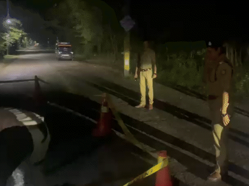 मुठभेड़ के बाद सैंपल उठाए गए।