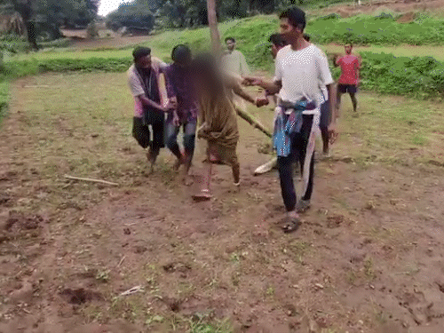 यह वीडियो ओडिशा के रायगढ़ा का है जो वायरल हो रहा है। - Dainik Bhaskar