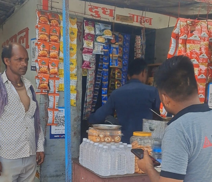पाली के मस्तान बाबा के निकट स्थित केबिन जिसमें चोरी की वारदात हुई।