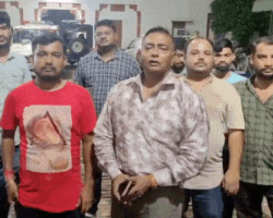 पोलीस स्टेशन गाठल्यानंतर पीडित व्यावसायिकाने आरोपी कारागिराच्या विरोधात तक्रार दाखल केली.