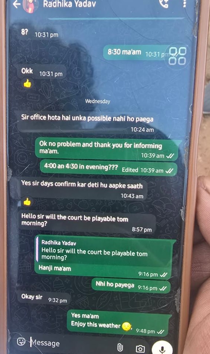 राधिका की ग्राउंडसमैन के साथ वॉट्सऐप पर हुई चैट।