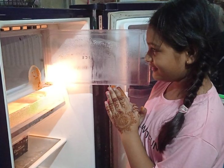 शिवलिंग की आकृति को देखकर परिवार ने पूजा-अर्चना की।