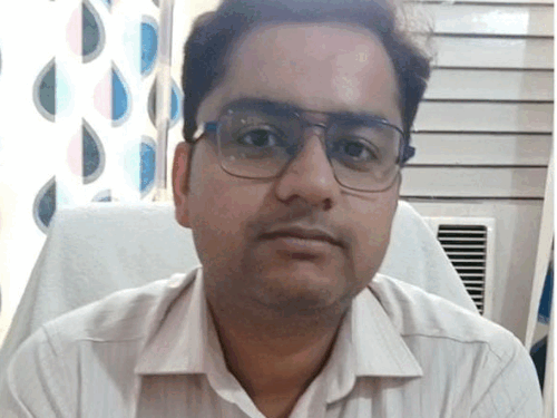 एसडीएम रजत वर्मा।