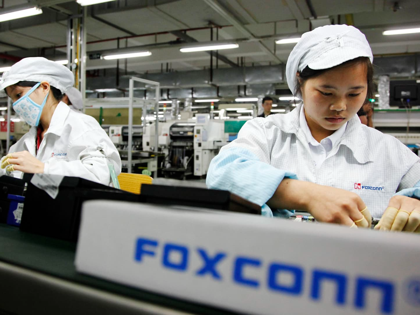 China is still dominated by the iPhone manufacturing. Its share in the company's global iPhone shipment in 2024 was about 28%. - Dainik Bhaskar