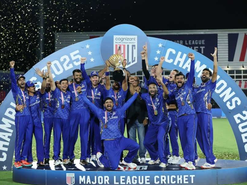 Major League Cricket is a tournament in the US. Mi celebrating after winning the New York title. - Dainik Bhaskar