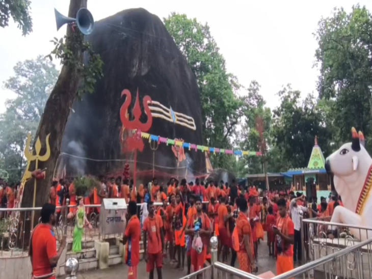 भगवान भूतेश्वरनाथ की ऊंचाई 80 फीट और गोलाई 210 फीट है।