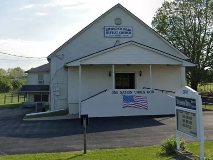 The attacker came to Richmond Road Baptist Church after firing at Blue Grass Airport in Lakesington. - Dainik Bhaskar