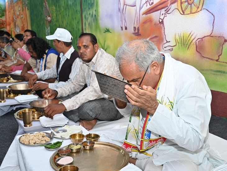 कांग्रेस सरकार के कार्यकाल में हुए इस आयोजन का नाम था श्रमिक सम्मेलन। कार्यक्रम में तत्कालीन मुख्यमंत्री भूपेश बघेल समेत कई मंत्री-विधायक और कांग्रेस नेता शामिल हुए थे।