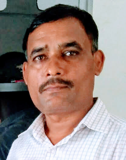 आजमगढ़ का गांजा तस्कर प्रधानाचार्य अशोक यादव।