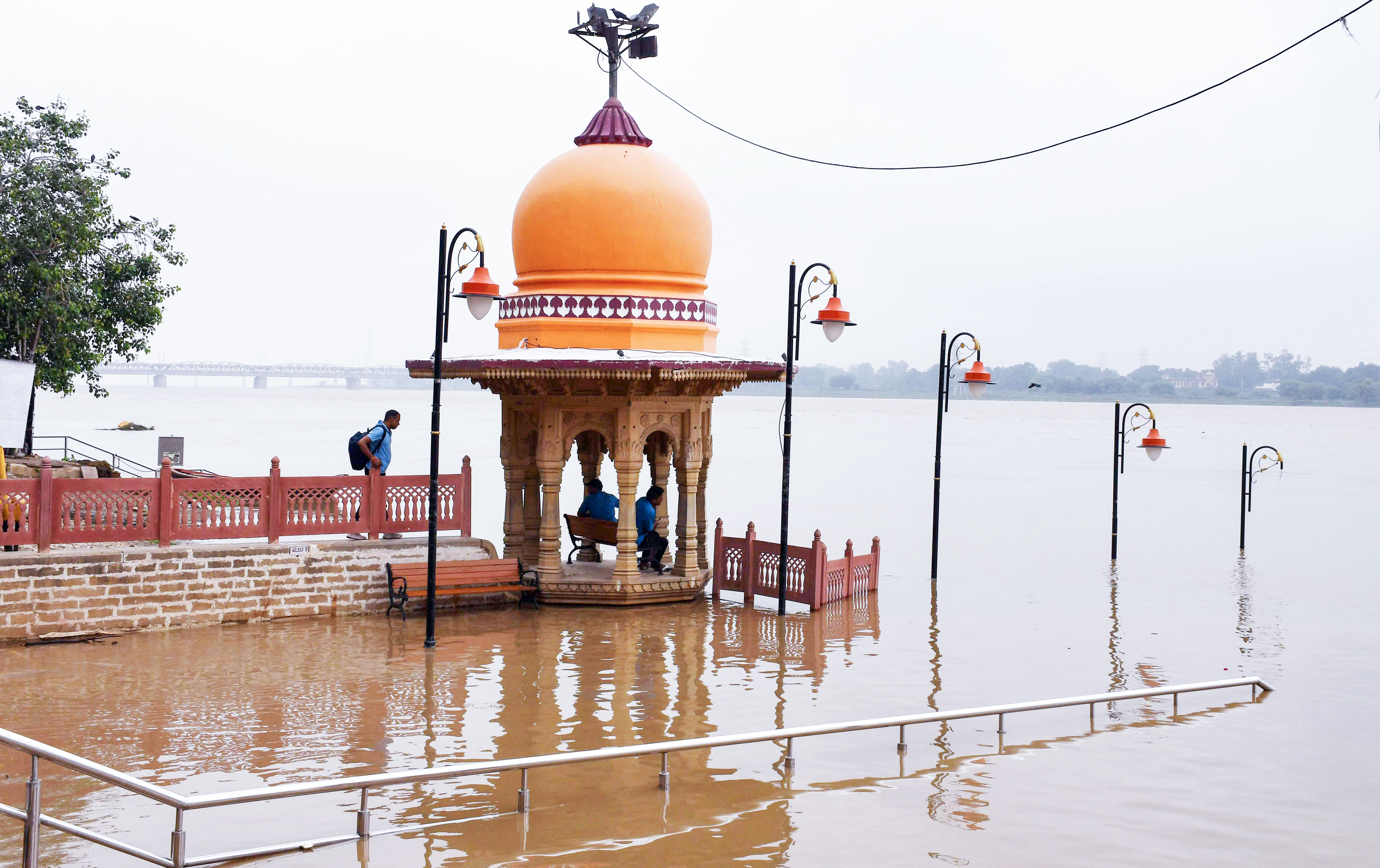 84 ghats along the Sangam shore in Prayagraj are completely submerged in water.