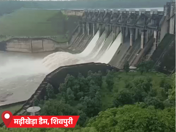 शिवपुरी के डैमों से मंगलवार को भी पानी छोड़ा गया।