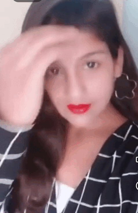 रोशनी की मोहल्ले में डांसर के रूप में पहचान थी।