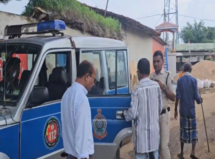 मौके पर पहुंची पुलिस ने हेडमास्टर को गिरफ्तार कर थाने ले गई।