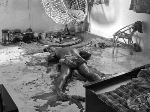 The corpse of the panchayat employment servant was found in the house.