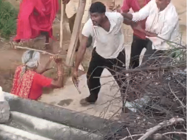 रजक परिवार का एक युवक कट्टा ले आया।