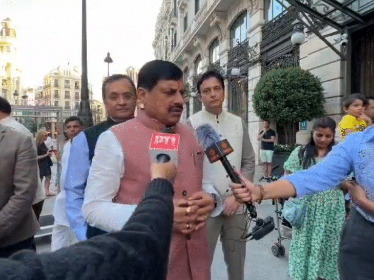 स्पेन में मीडिया से चर्चा करते हुए मुख्यमंत्री डॉ. यादव।