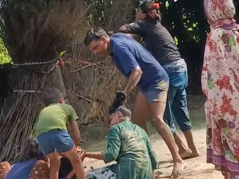 मारपीट का वीडियो सामने आया है।