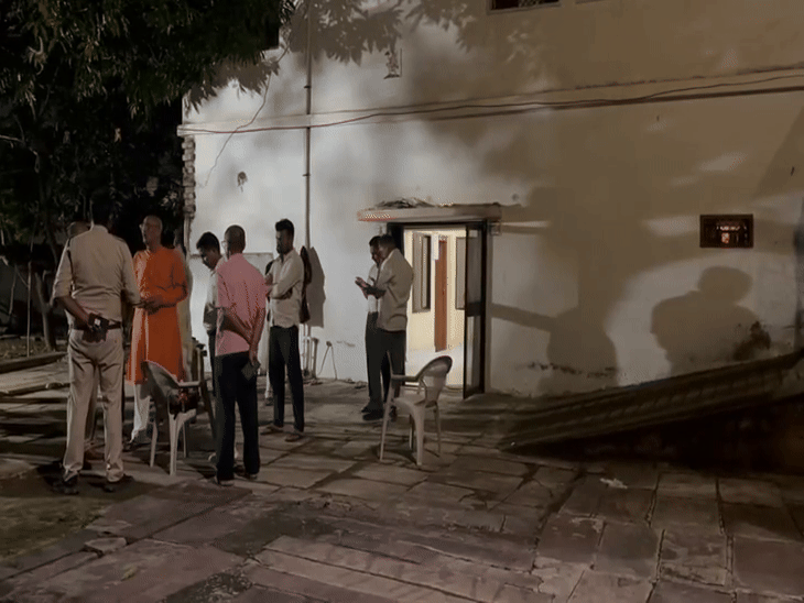 मोहन यादव के ससुर ब्रह्मानंद यादव के घर पर रिश्तेदारों और भाजपा नेताओं का पहुंचना शुरू हो गया है।