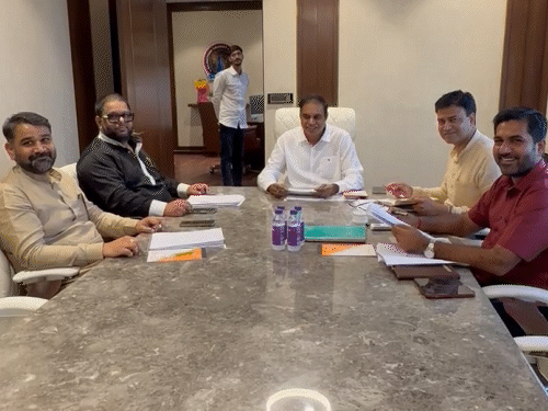 मीटिंग में सदस्य धनञ्जय सिंह खीमसर, पिंकेश पोरवाल, मोहित यादव और आशीष तिवाड़ी मौजूद रहे।