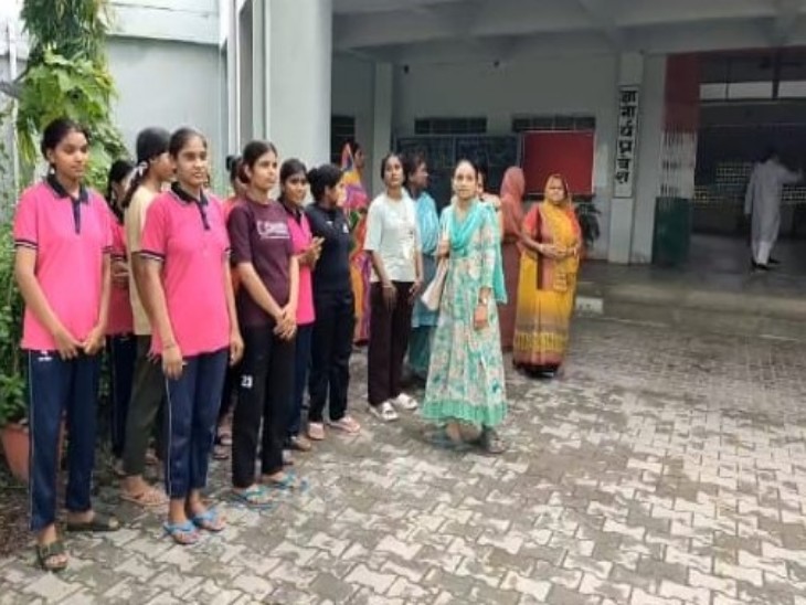 पन्नाधाय आवासीय विद्यालय में आग लगने की मॉक ड्रिल की तो हड़कंप मच गया।