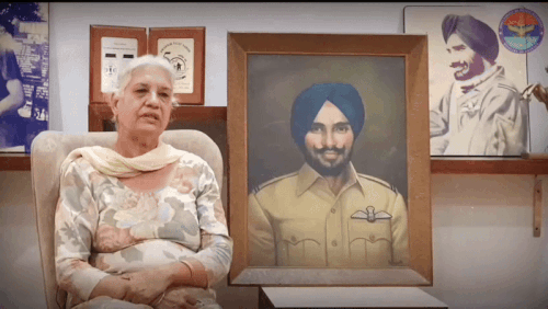 निर्मलजीत सिंह सेखों की बहन इंद्रजीत बोपाराय।
