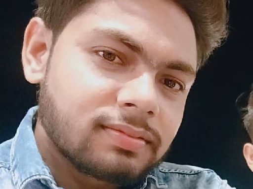 आरोपी मनीष कुशवाह युवती को एक साल से परेशान कर रहा था।