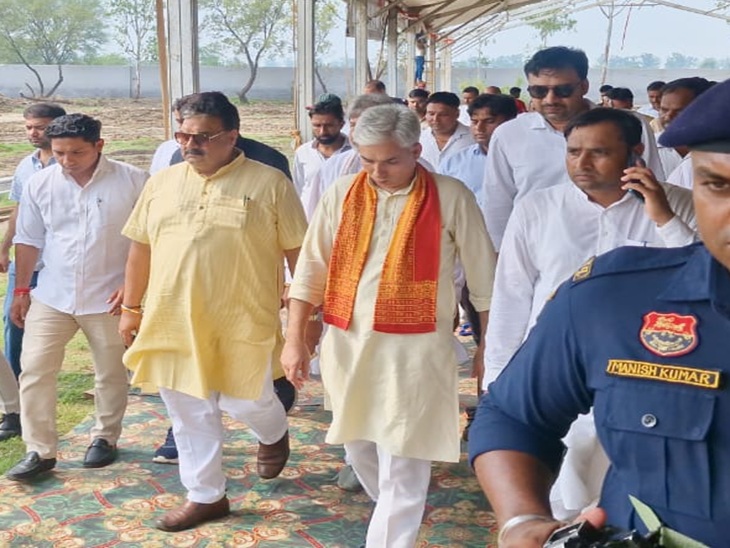 रैली स्थल पर पहुंचे डिप्टी स्पीकर व भाजपा विधायक डॉ. कृष्ण मिड्‌ढा।