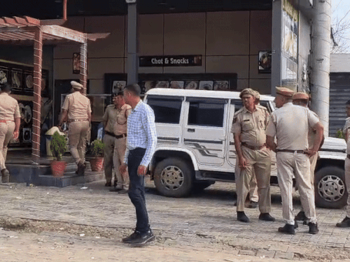 घटना के बाद कांवड़ियों को सुरक्षा के लिए भिवाड़ी प्रशासन ने 25-30 पुलिसकर्मियों को बणवीरपुर के पास अलवर-भिवाड़ी मेगा हाईवे पर तैनात किया है।