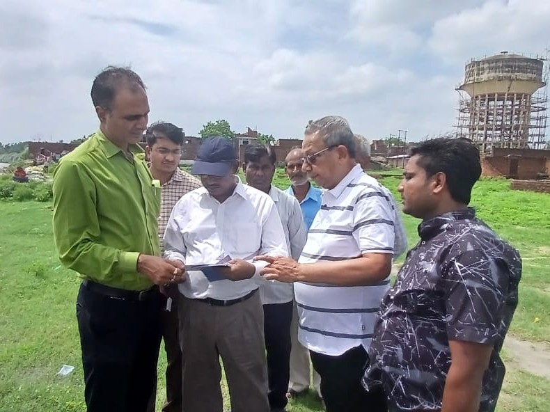 सिंचाई विभाग की टीम ने निरीक्षण किया।