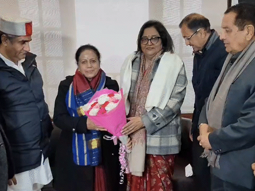 कांग्रेस संगठन के मंथन के लिए बीते दिनों शिमला के राजीव भवन पहुंची प्रदेश प्रभारी (फाइल फोटो)