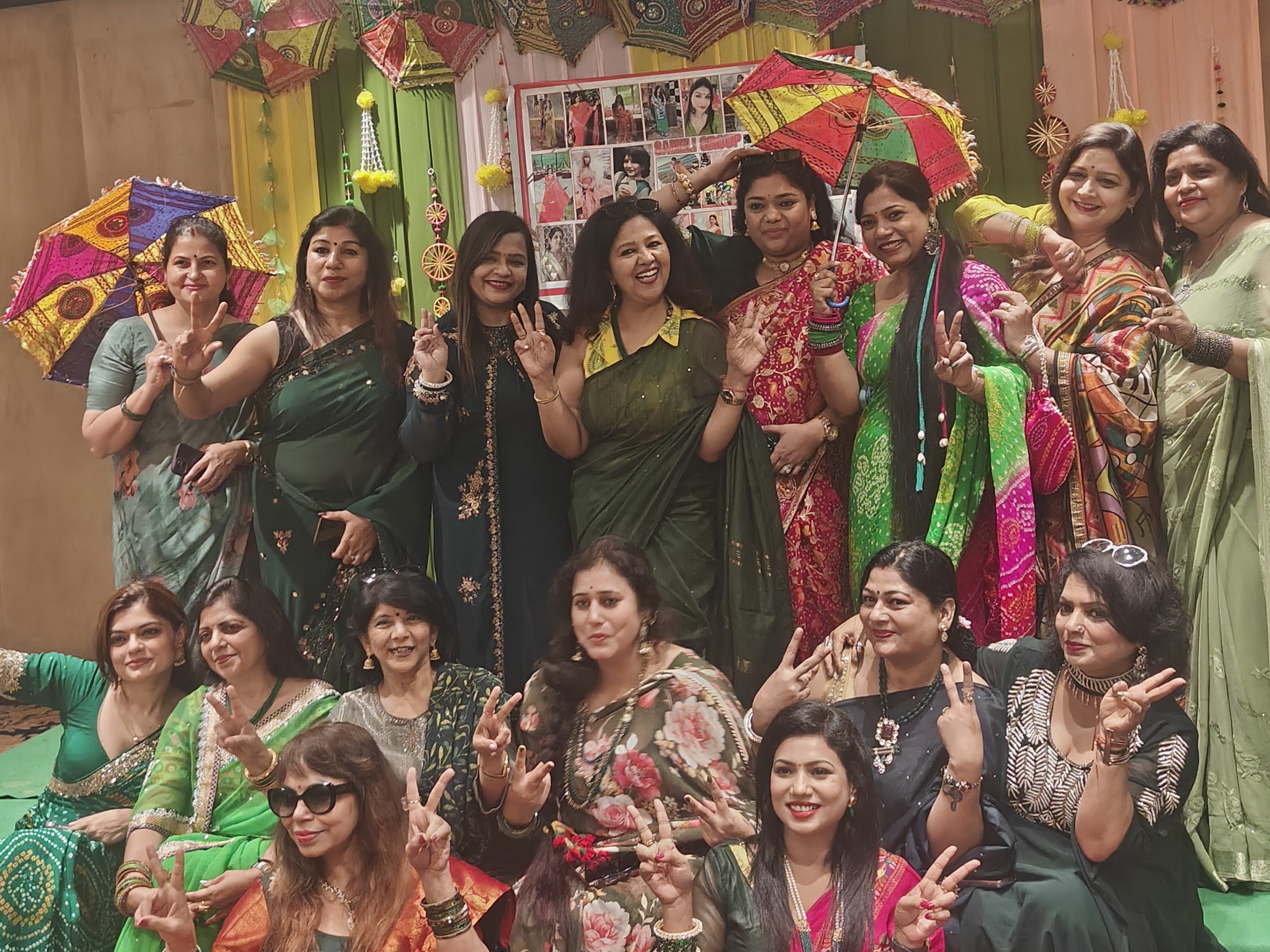 लखनऊ के गोमती नगर स्थित होटल ग्रैंड जेबीआर में सहेली ग्रुप द्वारा पारंपरिक तीज का आयोजन किया गया।