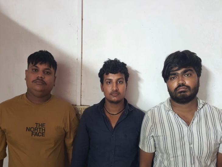 पुलिस ने रुस्तम सहित 4 आरोपियों को गिरफ्तार कर लिया