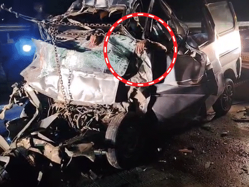 6 people died in a fierce accident on the Yamuna Expressway in Mathura.