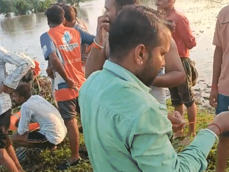 पतली रस्सी पहुंचाने के बाद उसकी मदद से मोटी रस्सी दूसरे किनारे तक पहुंचाई गई।