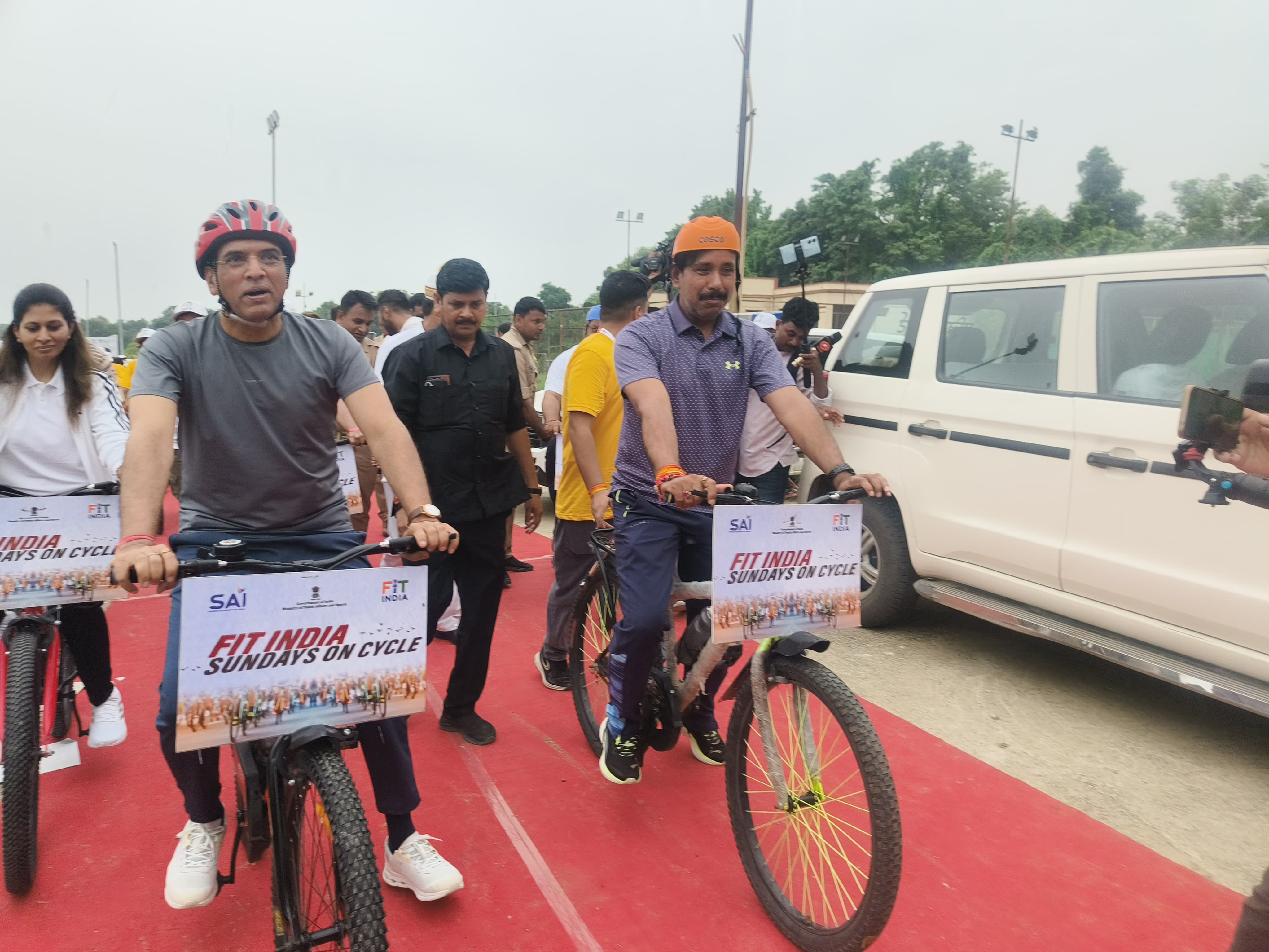 BHU में ‘संडे फॉर साइकिल’ का आयोजन, मंत्री मांडविया ने दिया फिट इंडिया का संदेश