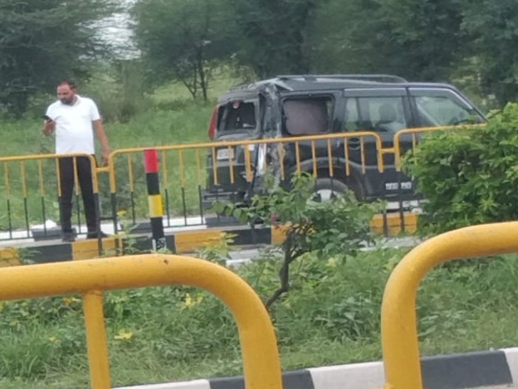 हादसों में क्षतिग्रस्त हुई स्कॉर्पियो गाड़ी।